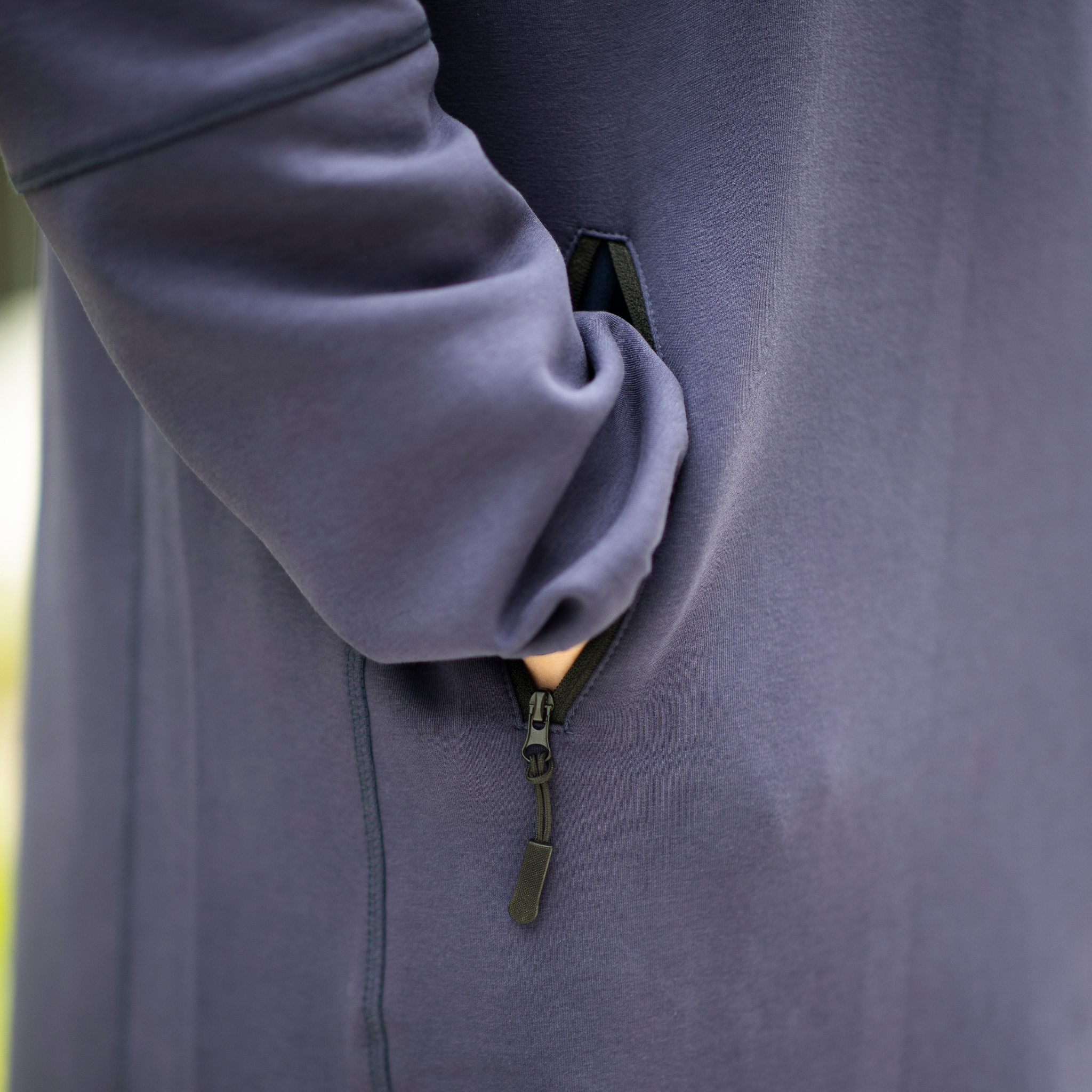 QAMIS TECH V1 - BOMBAY'S COUTURE