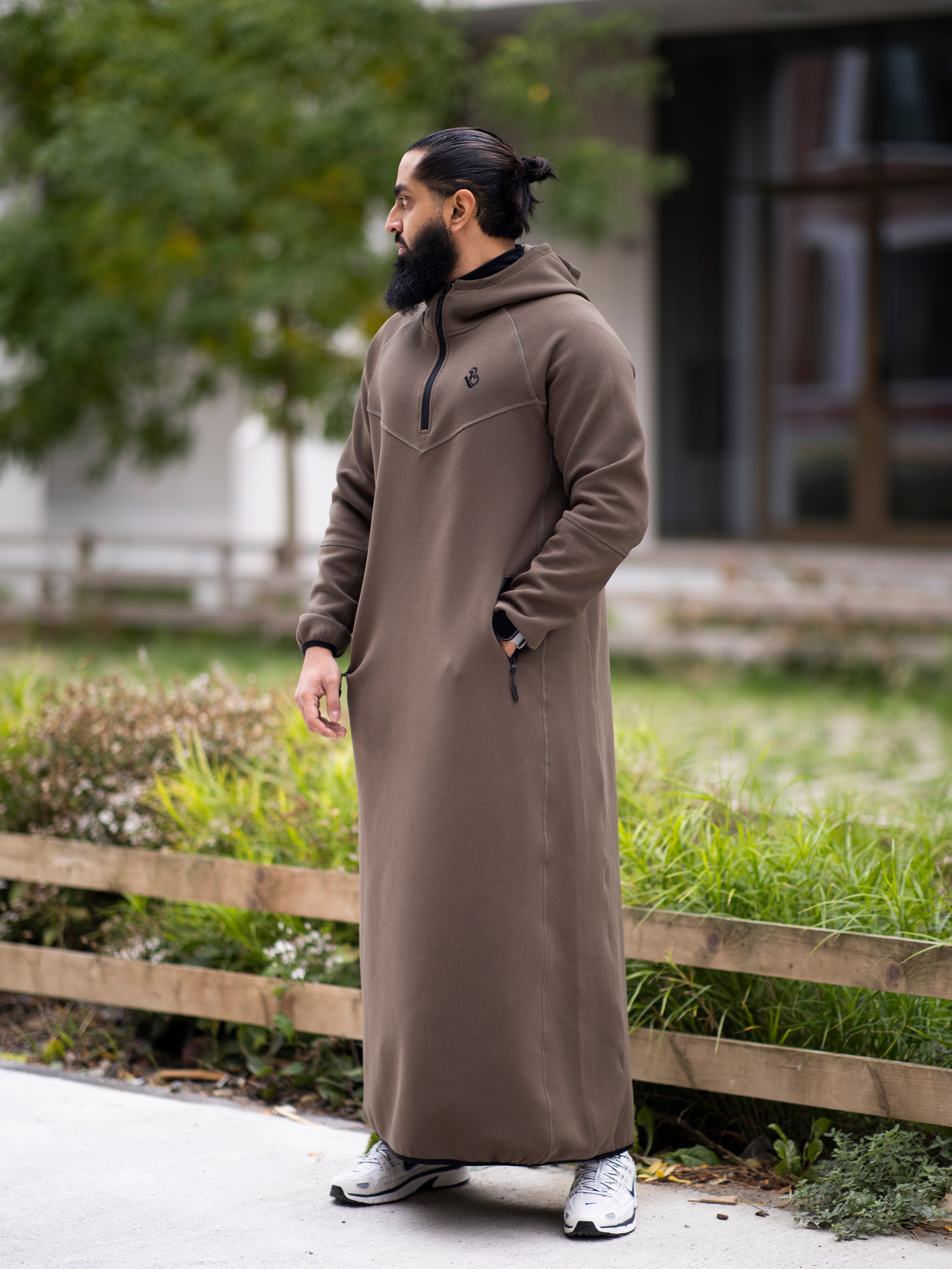 QAMIS TECH V1 - BOMBAY'S COUTURE